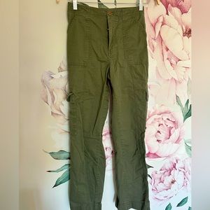 Abercrombie cargo women’s size 0 relaxed fit